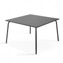 Table de terrasse carrée en métal gris 8 places Table de terrasse carrée en métal gris 8 places