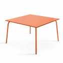 Table de terrasse carrée en métal orange 8 places Table de terrasse carrée en métal orange 8 places