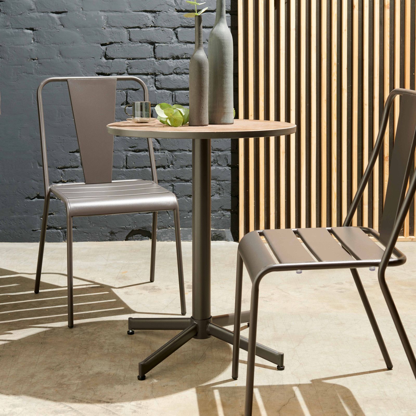 Chaise CHR en métal