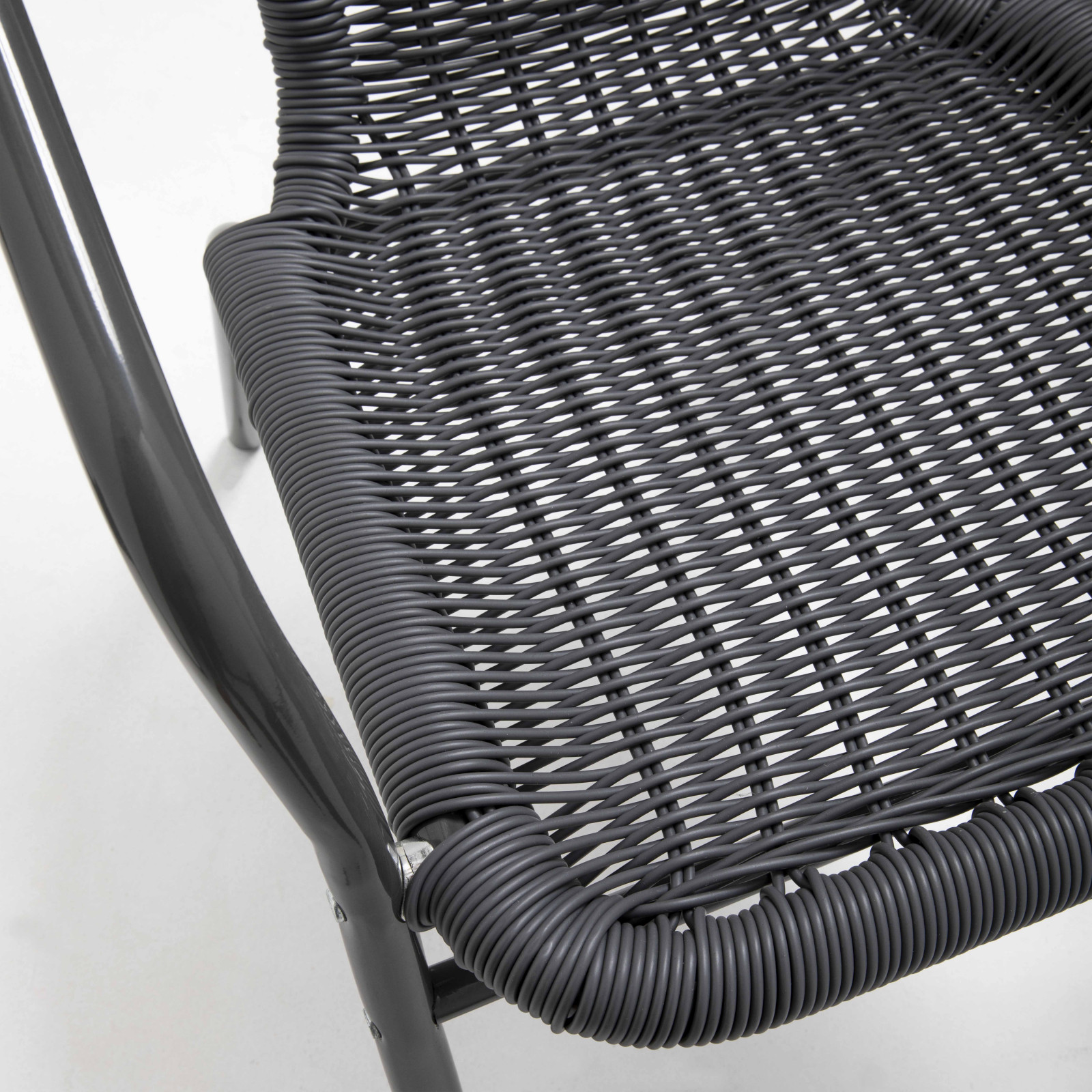 Chaise  en alu et résine grise pour café bistro