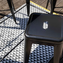 Tabouret en métal noir Tabouret en métal noir