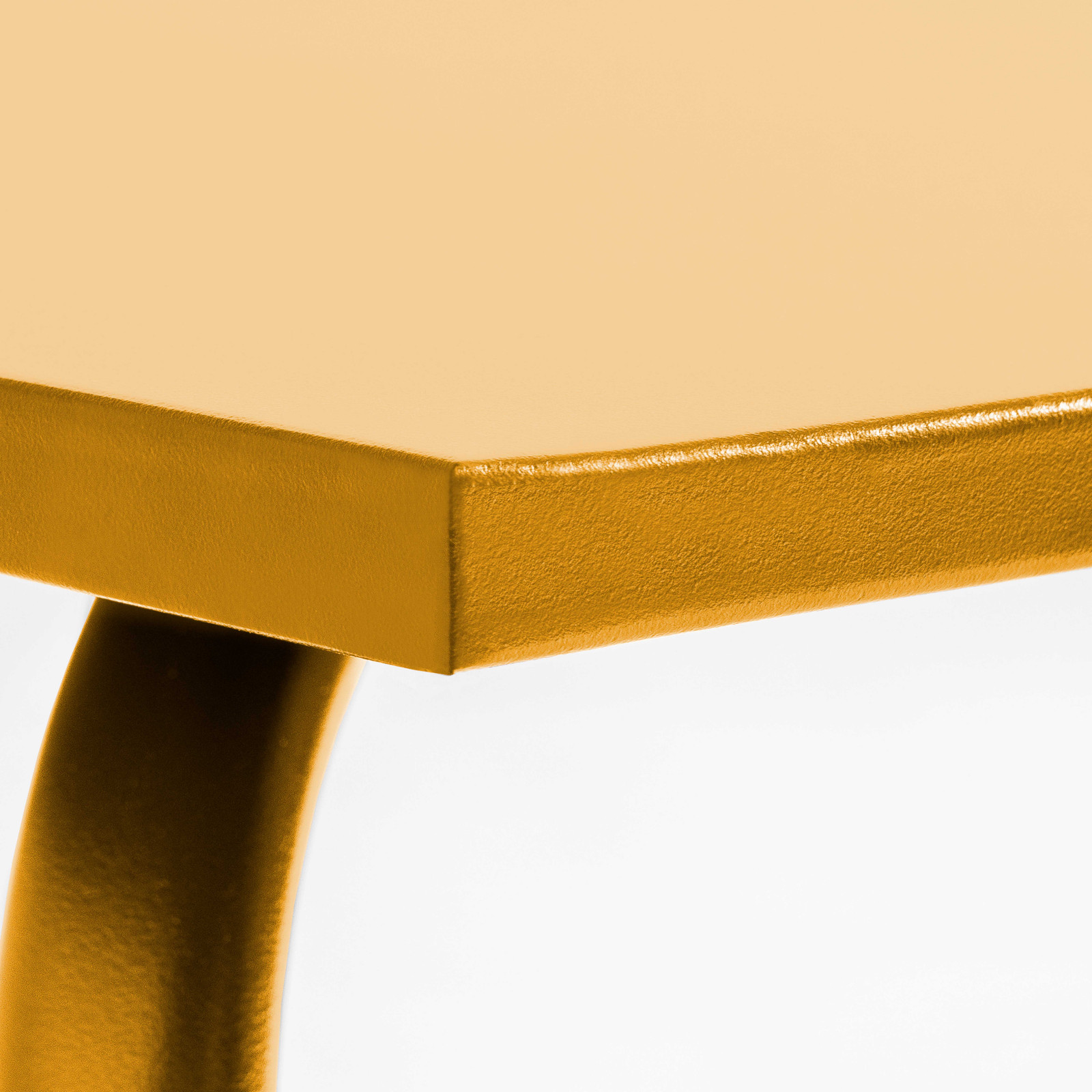 Focus table en métal palavas JAUNE
