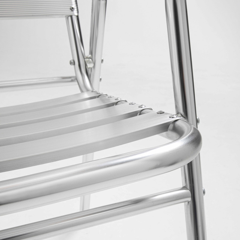 Chaise avec accoudoirs de terrasse empilable en aluminium