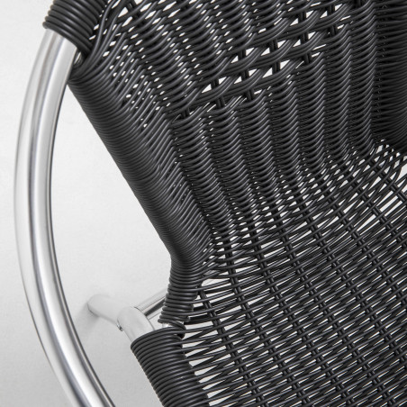 Focus chaise résine noire café hôtel restaurant