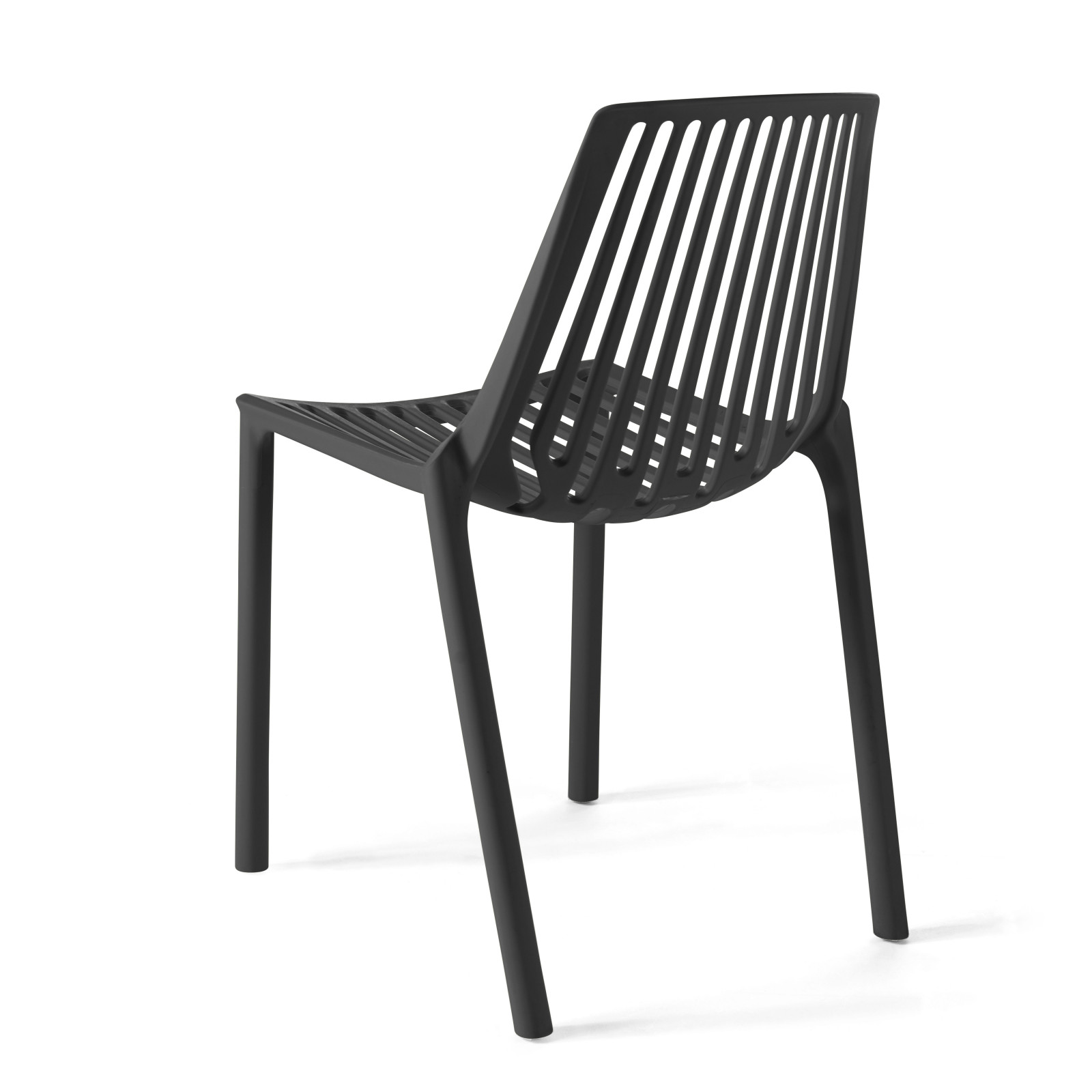 Chaise design en plastique avec dossier ajouré Chaise design en plastique avec dossier ajouré
