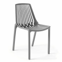 Chaise design en plastique avec dossier ajouré