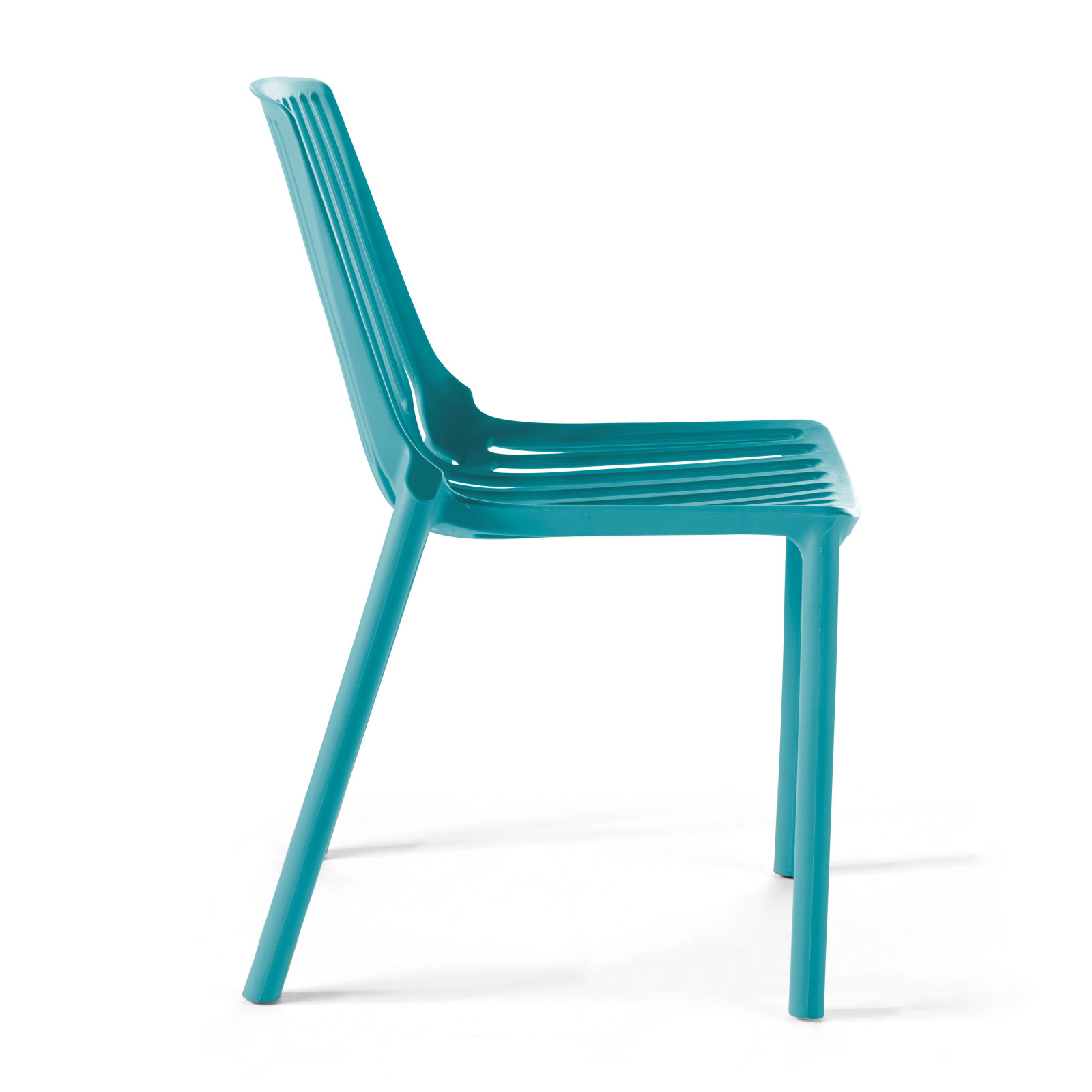 Chaise design en plastique avec dossier ajouré