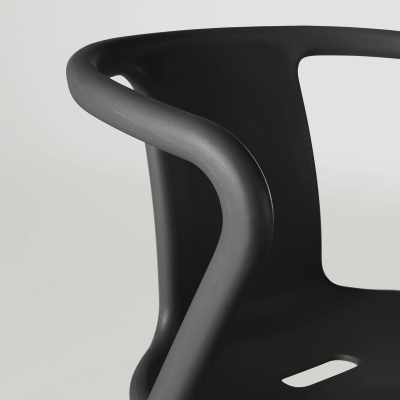 Lot de 4 fauteuils en plastique