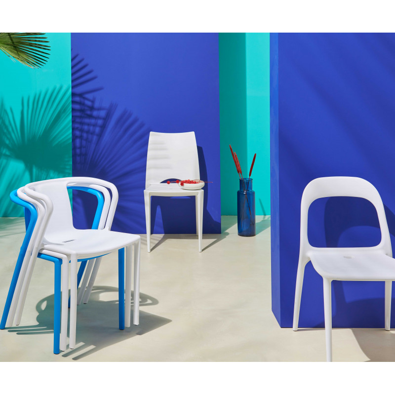Fauteuil de terrasse design en plastique