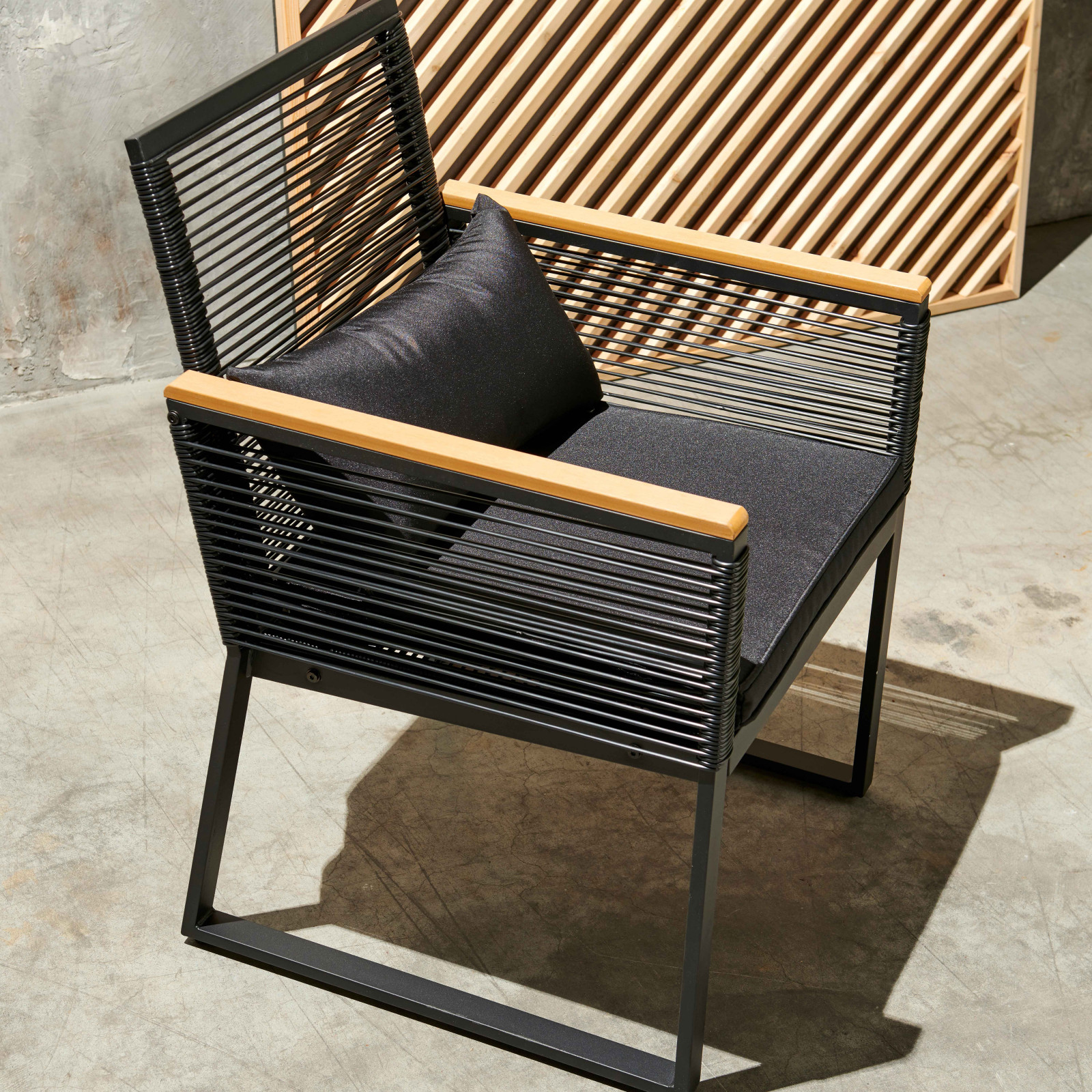 Salon de jardin 5 places en fils tressés noirs