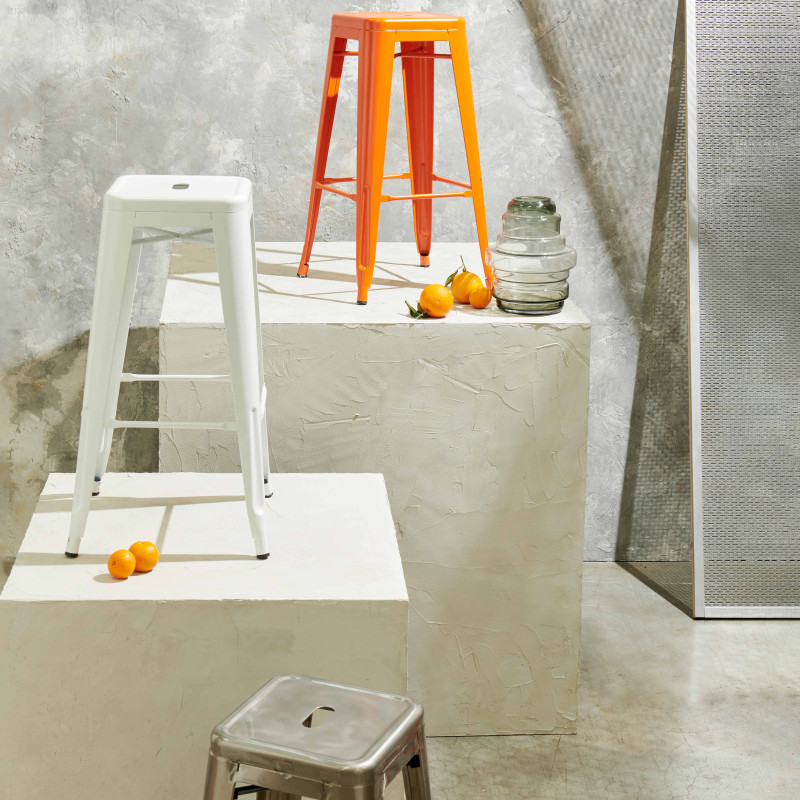 Tabouret industriel en métal mat (6/7)