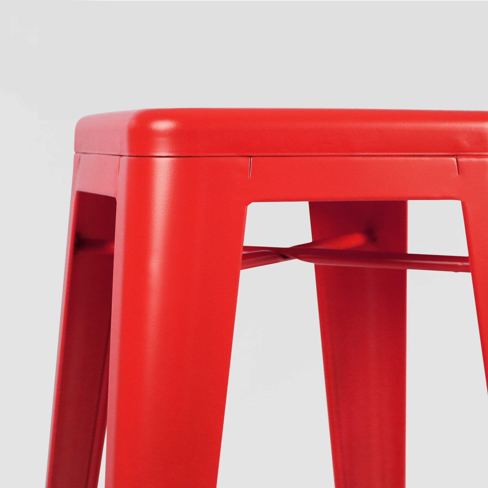 Tabouret industriel en métal mat