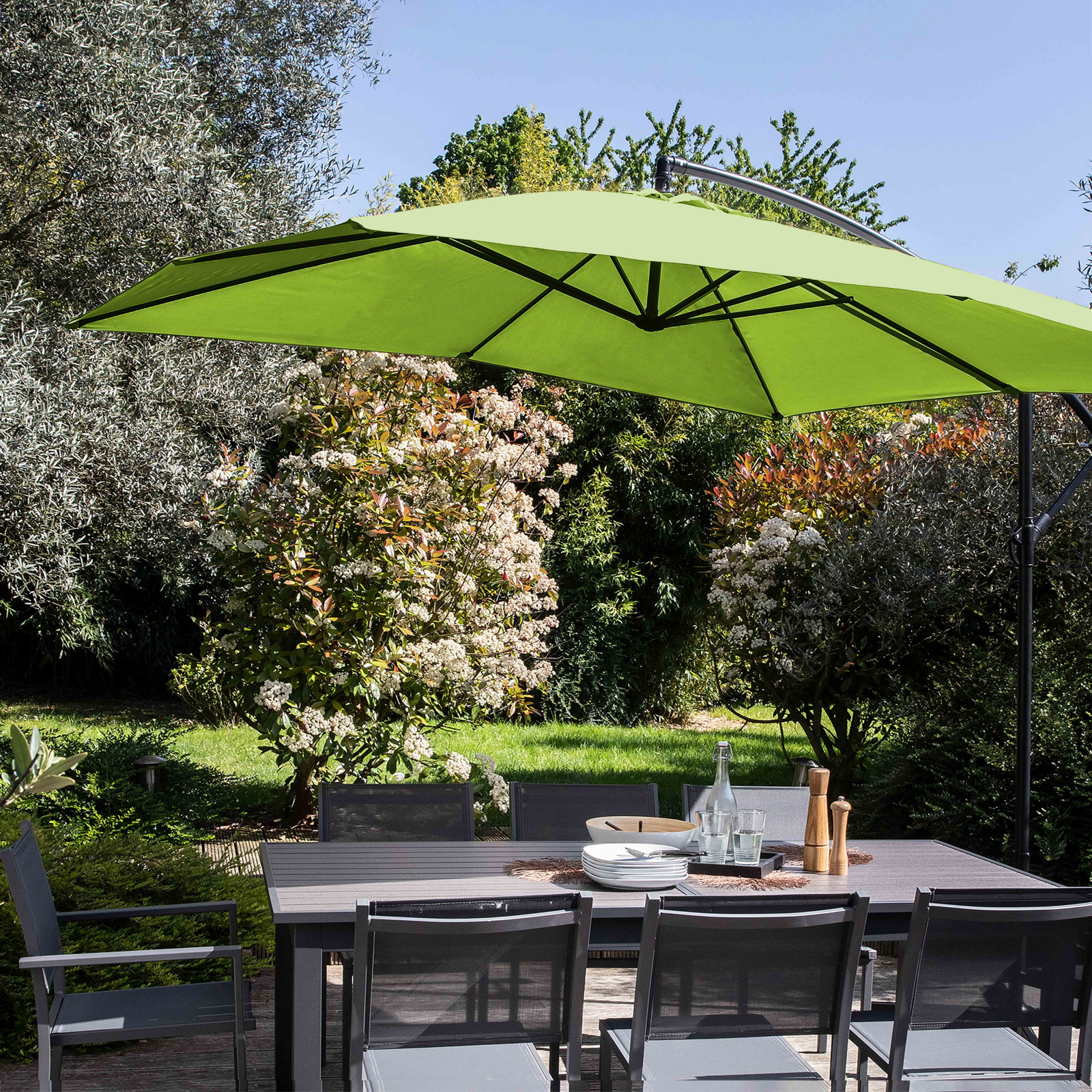 Ensemble parasol déporté carré inclinable 160g/m² (3 x 3 m)  + 4 dalles à lester remplissables
