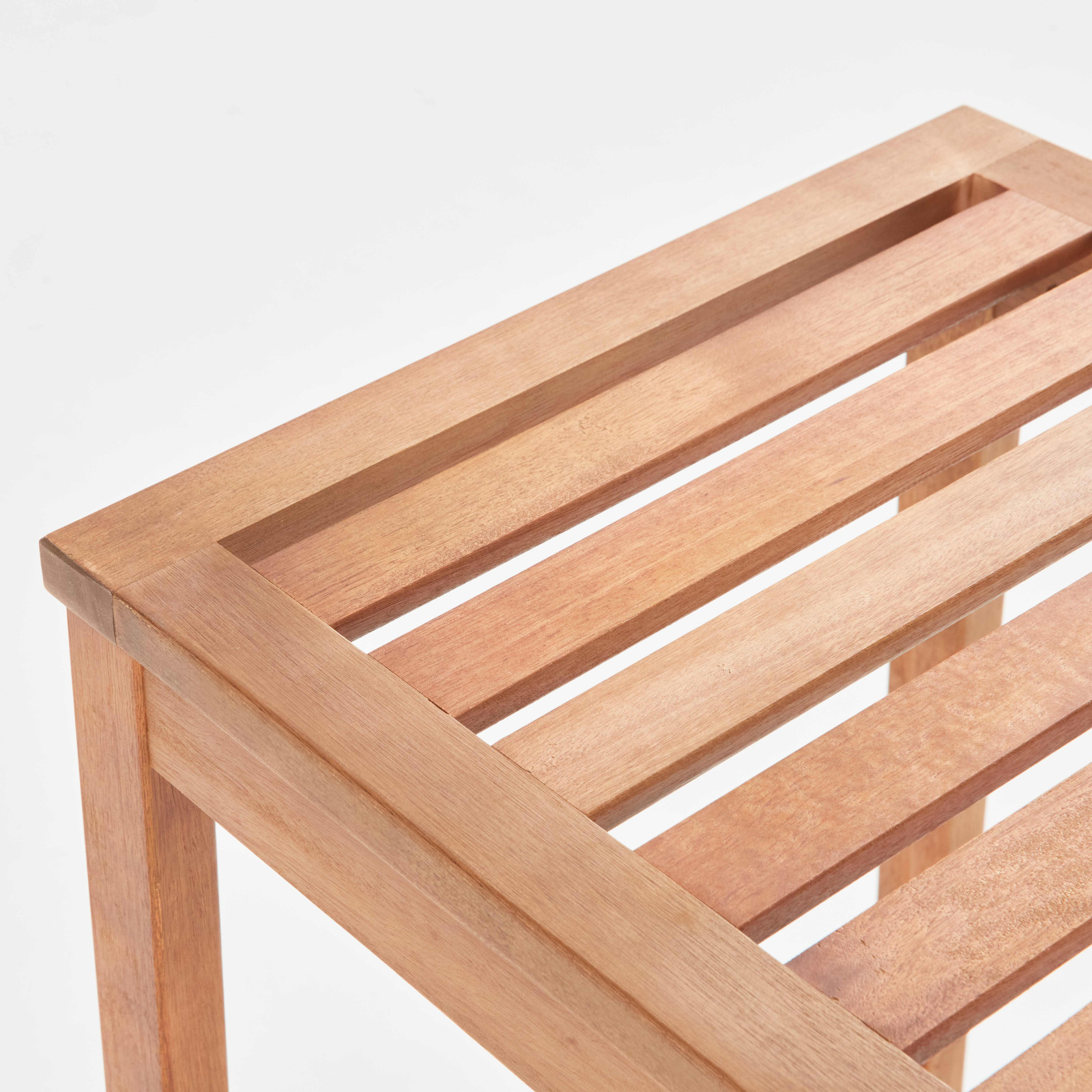 Chaise haute en bois d'eucalyptus Chaise haute en bois d'eucalyptus