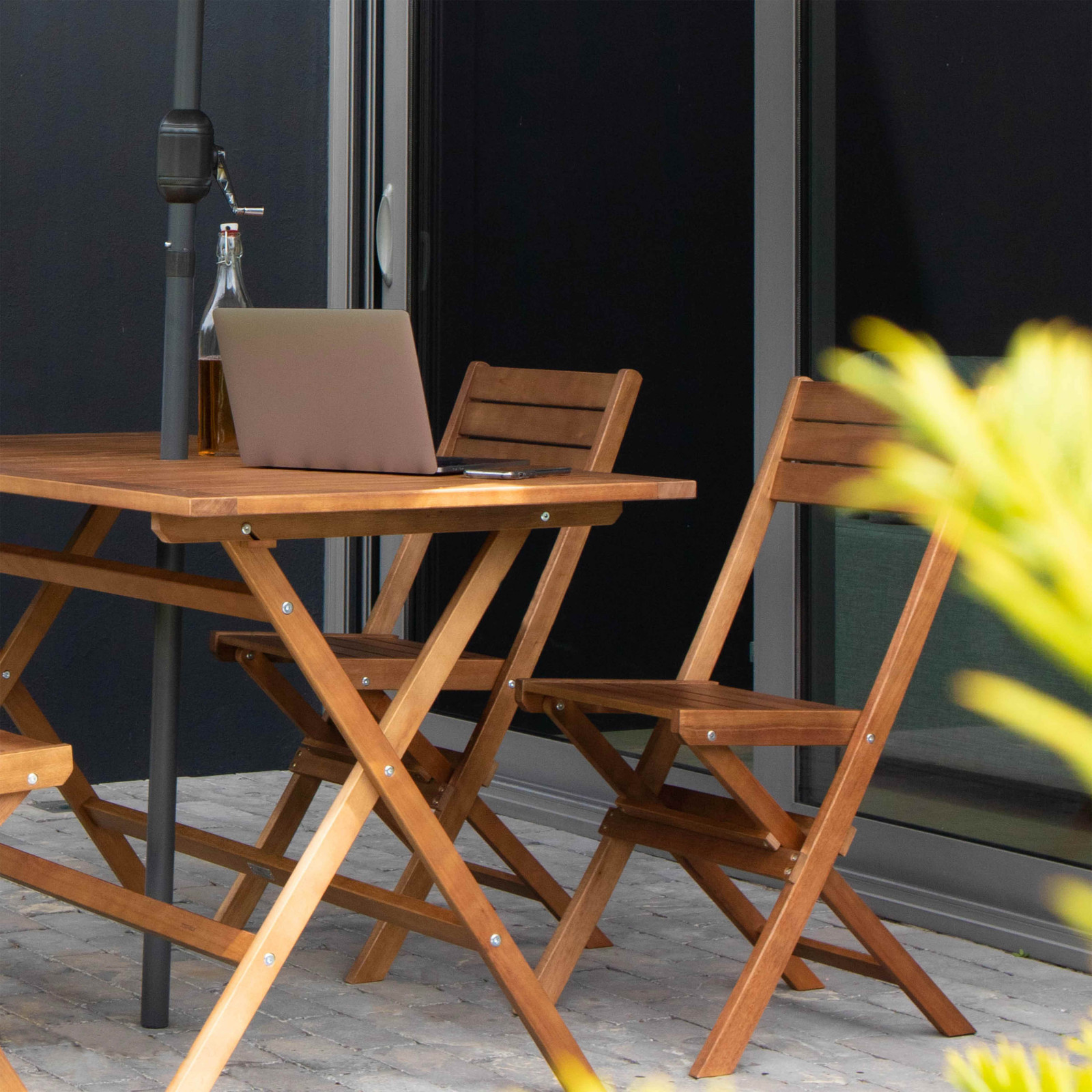 Table rectangulaire pliante (140 x 70 x 76 cm) en bois d'eucalyptus Table rectangulaire pliante (140 x 70 x 76 cm) en bois d'eucalyptus
