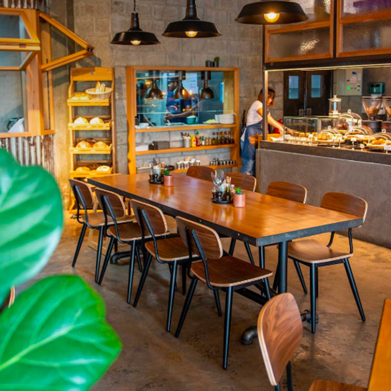 Lot de 2 chaises en bois Lot de 2 chaises en bois