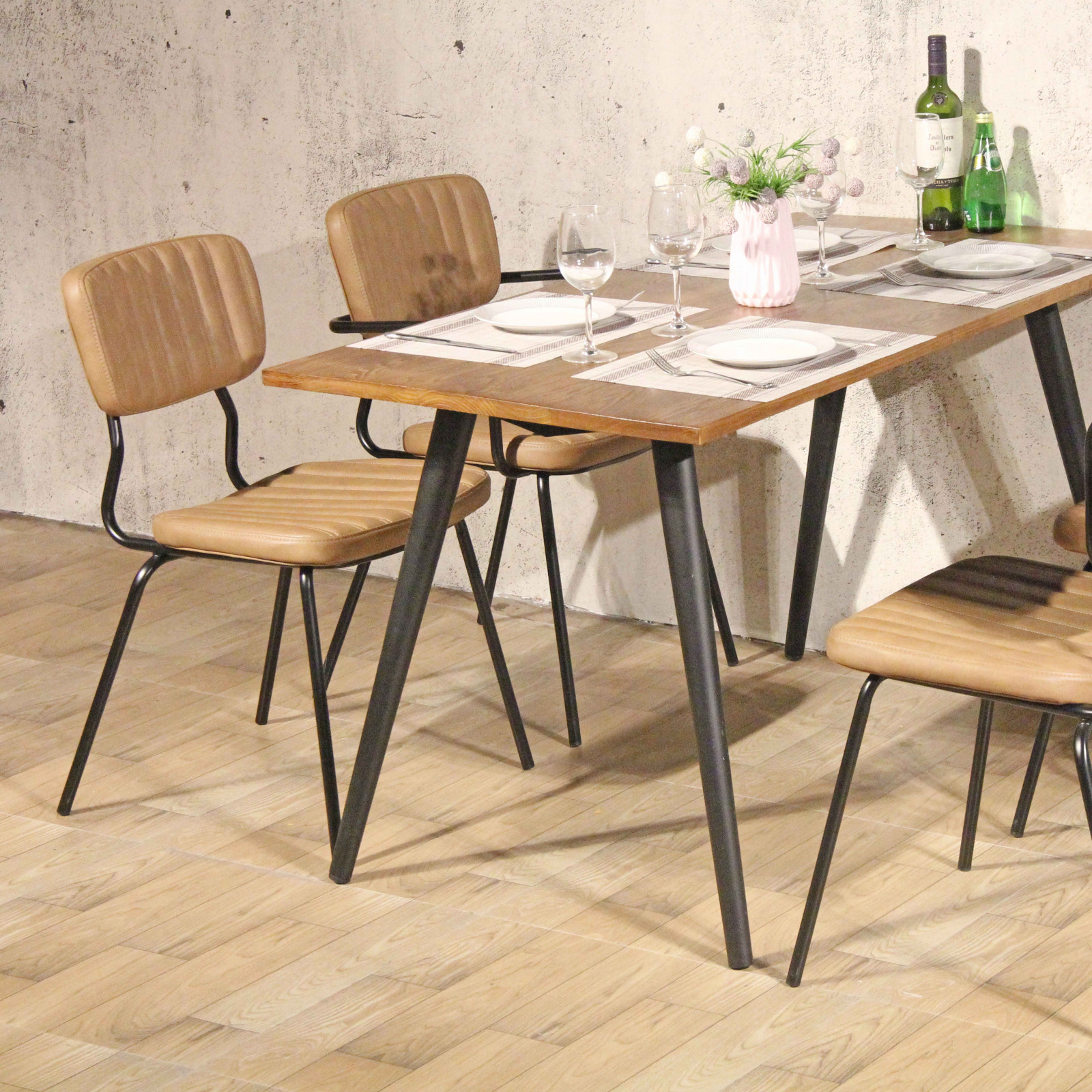 Lot de 2 chaises en cuir synthétique