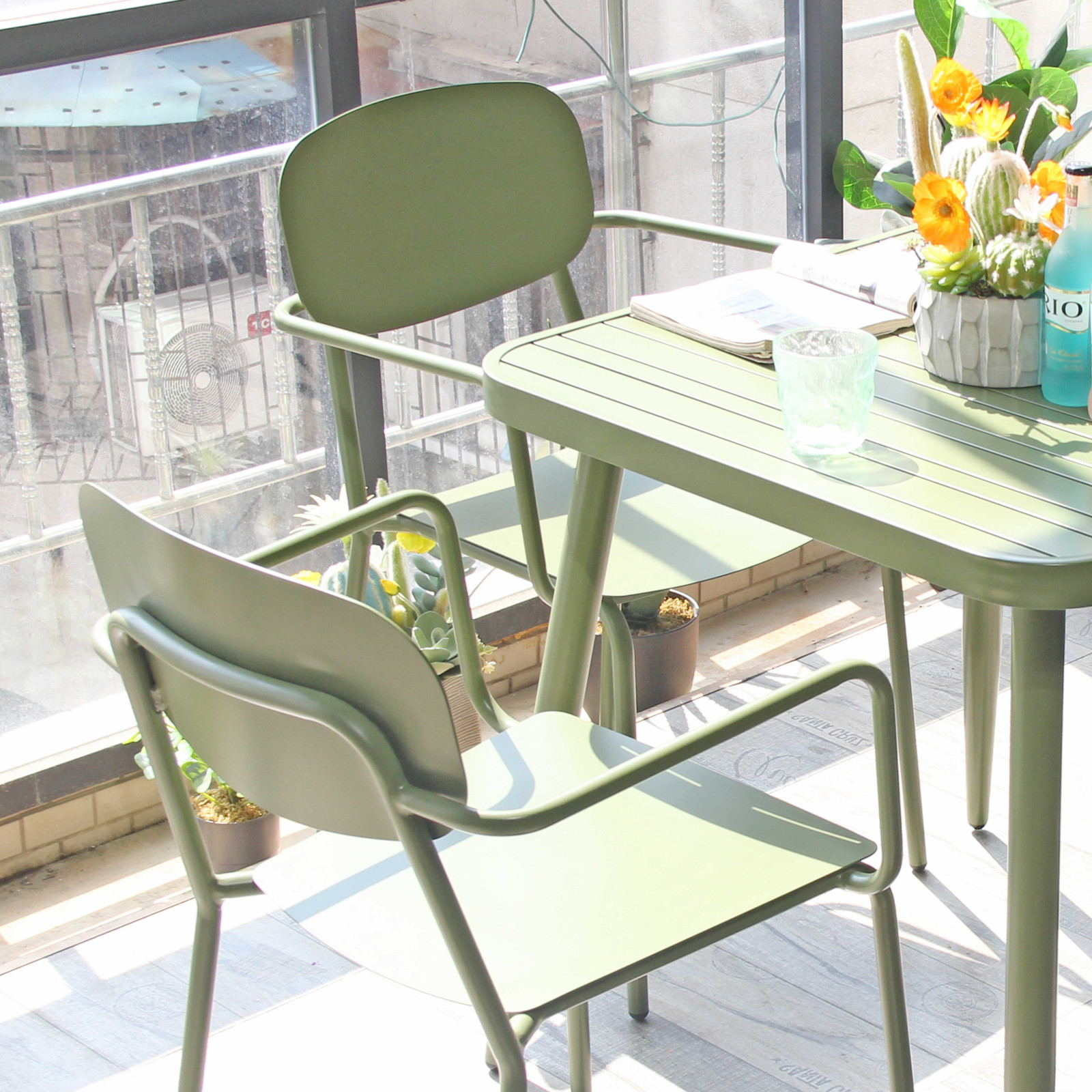 Table de terrasse rectangulaire (150 x 75 x 75 cm) en aluminium