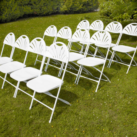 12 chaises pliantes de réception ajourées