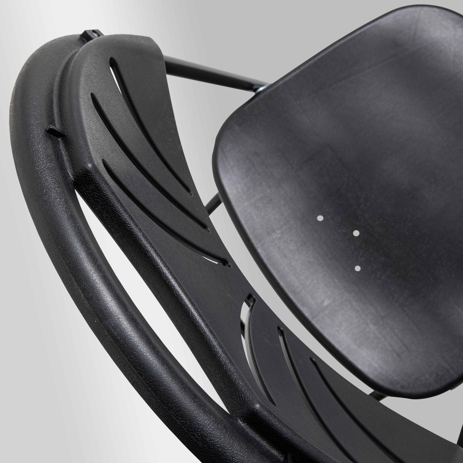 Chaise pliante en plastique noir