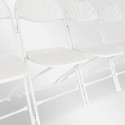 10 chaises pliantes blanches avec crochets de liaison