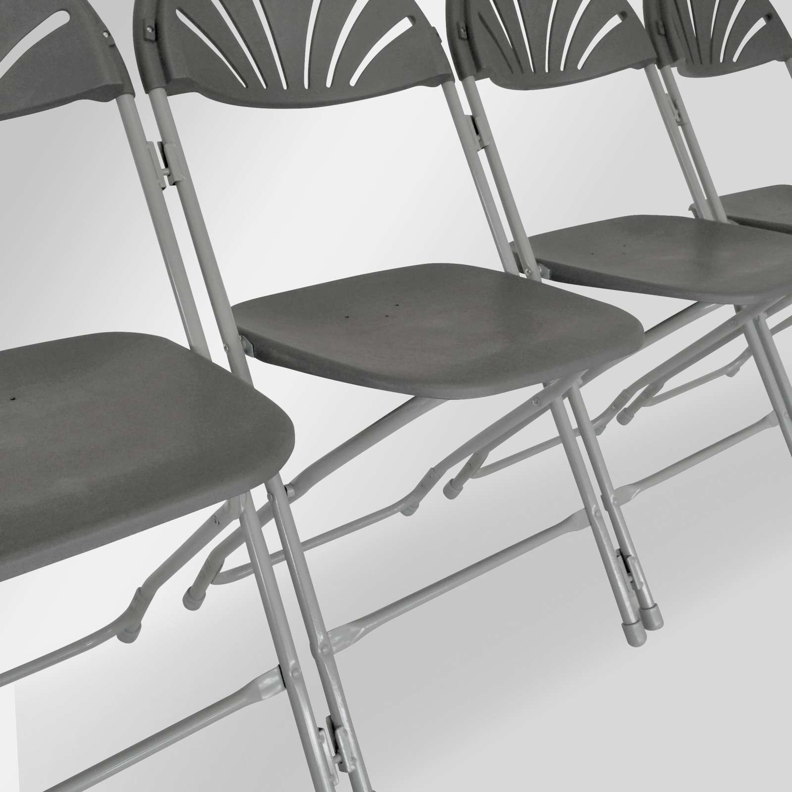 Lot 10 chaises pliantes grises et crochets de liaison