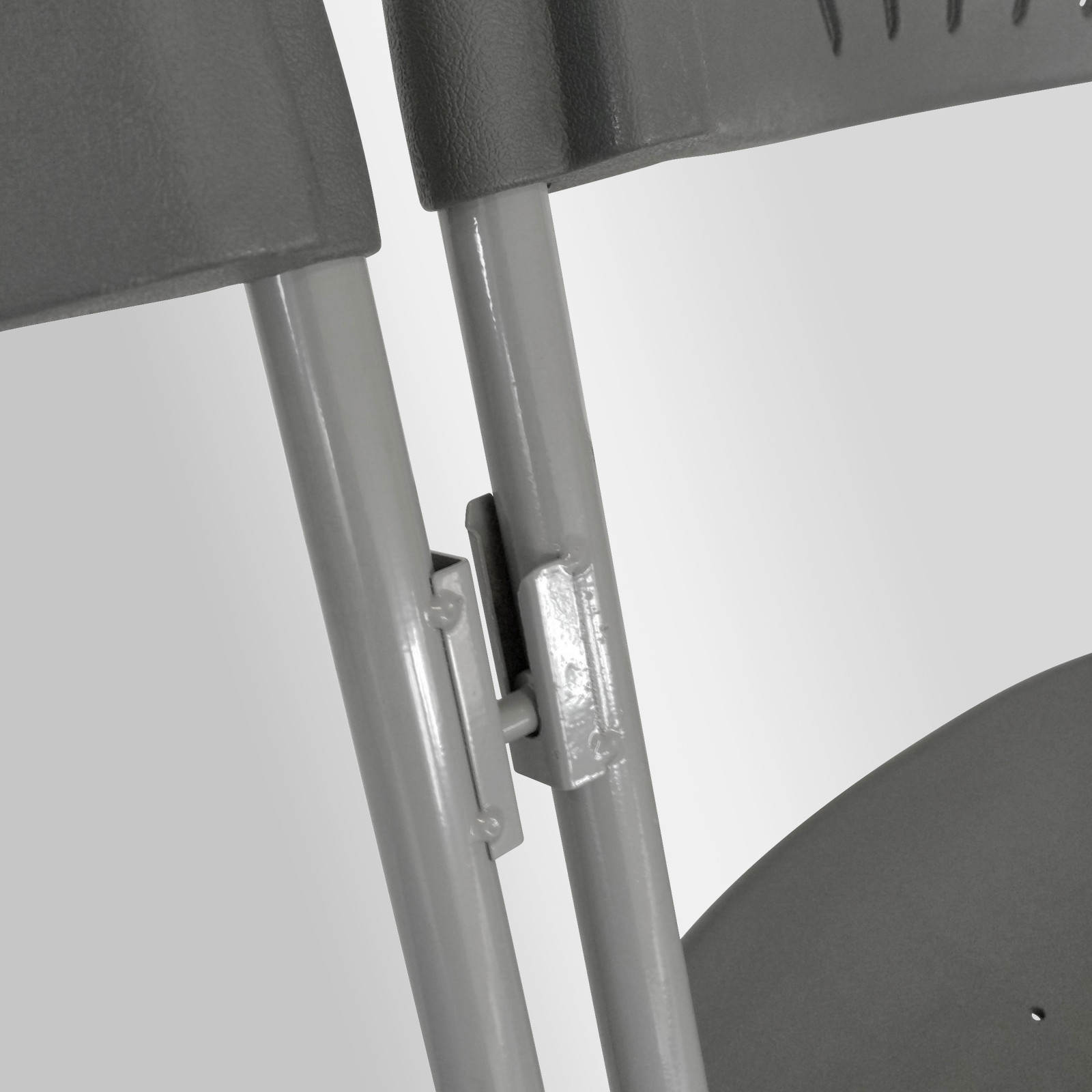 Lot 10 chaises pliantes grises et crochets de liaison