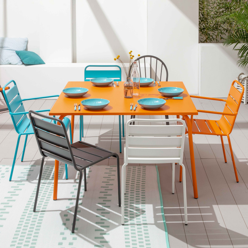 Chaise de terrasse avec accoudoirs en métal