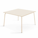 Table carrée en métal (120 cm) - 8 places