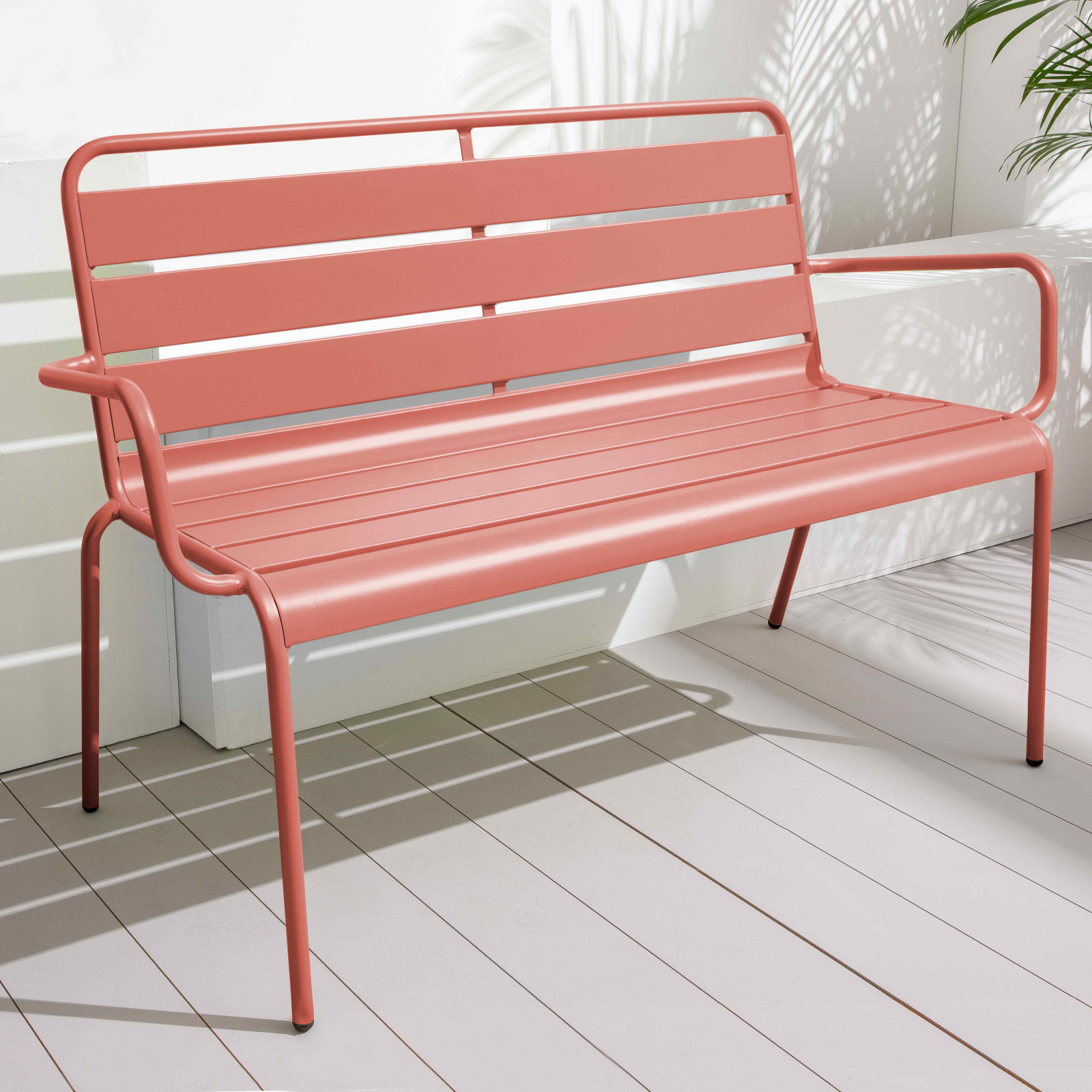 Banc avec dossier et accoudoirs en métal