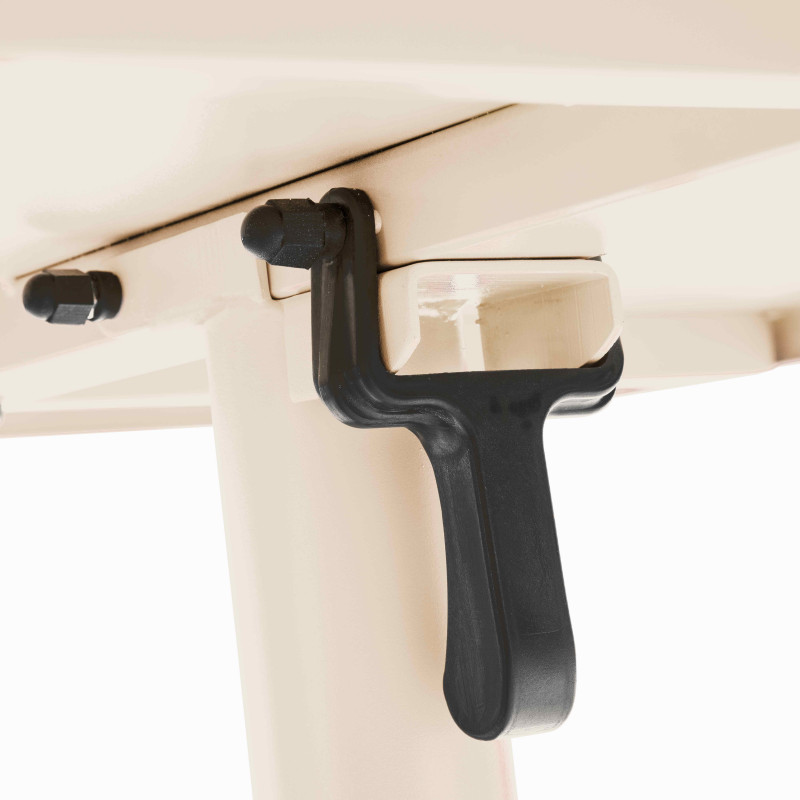 Ensemble table carrée avec plateau inclinable et 2 fauteuils en métal