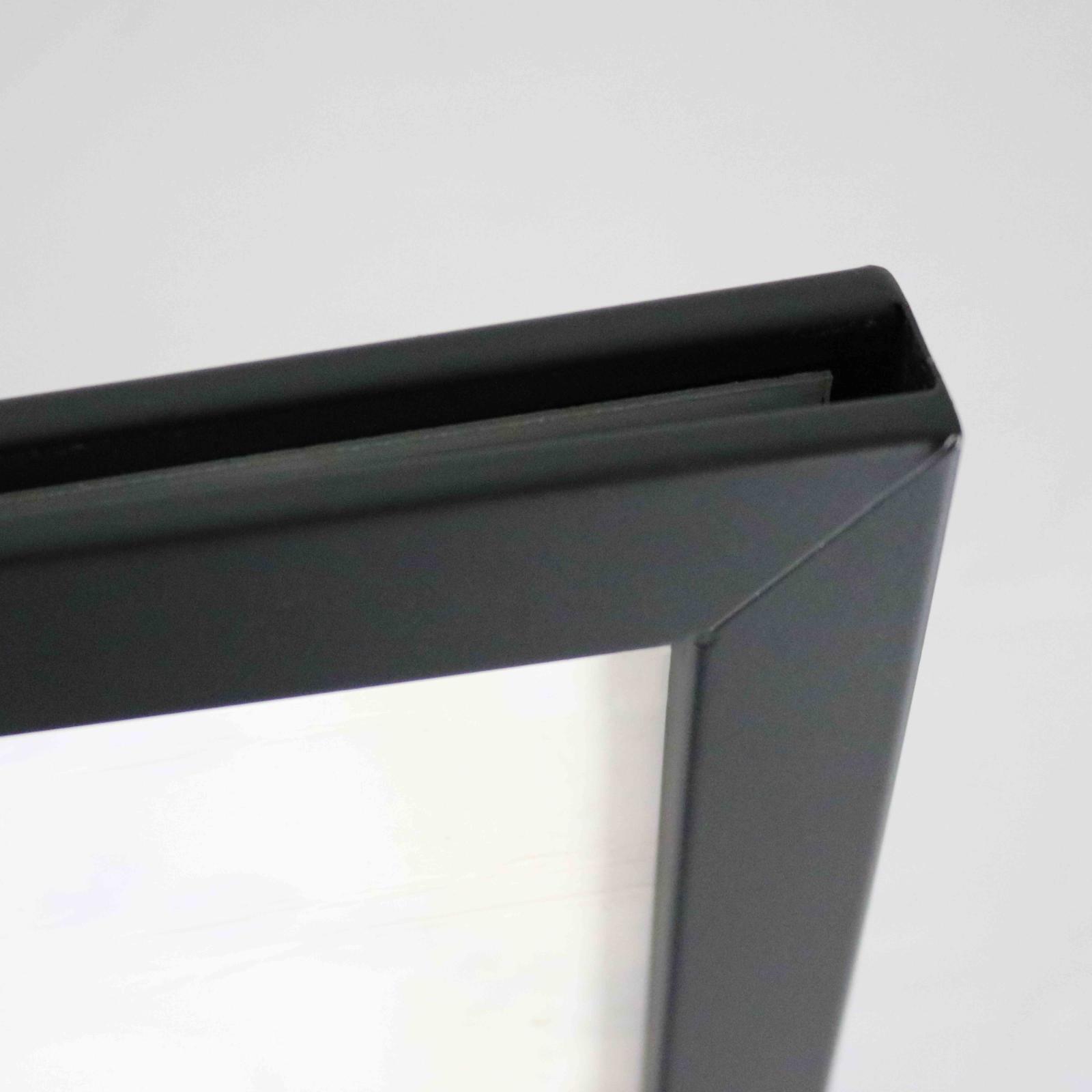 Porte affiche pour poteau de guidage