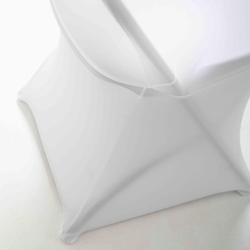 Chaise pliante et housse de chaise blanche