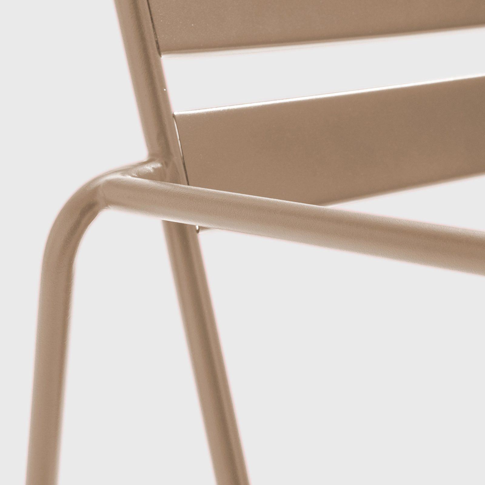 Fauteuil de terrasse design en métal