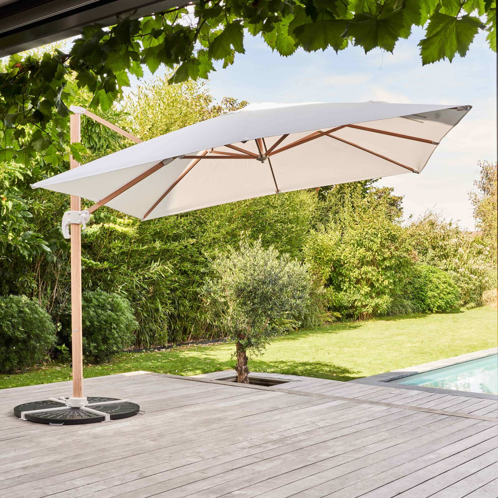 Ensemble parasol déporté inclinable carré (3 x 3m) 250g/m² + 4 dalles lestées