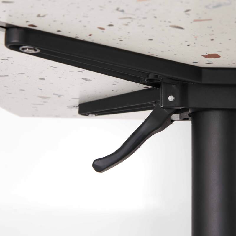 Table carré haute (60x60 cm) inclinable en HPL (2/4)