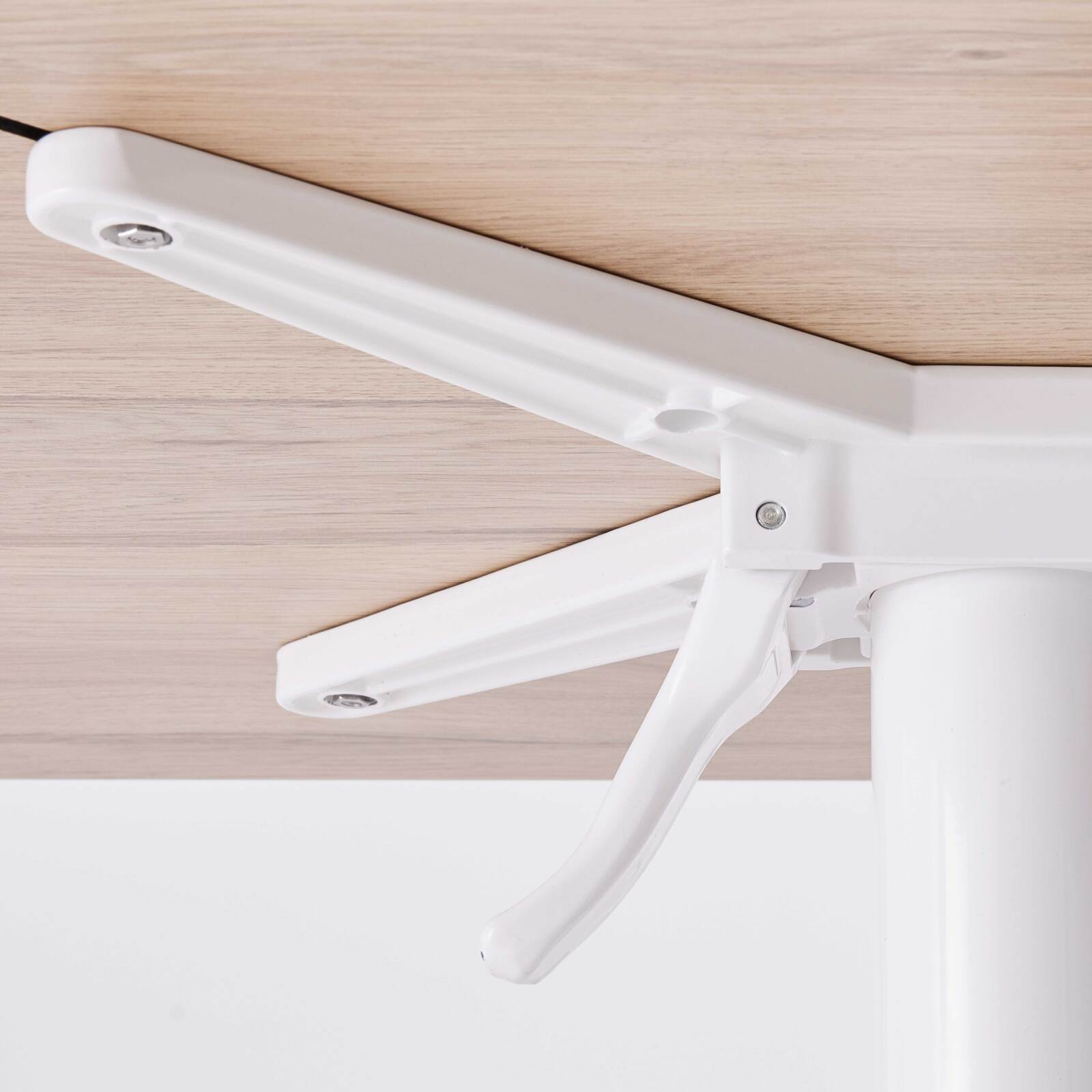 Table carré haute (60x60 cm) inclinable en HPL avec pied blanc