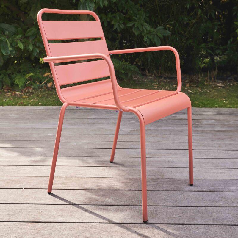 Chaise de terrasse avec accoudoirs en métal