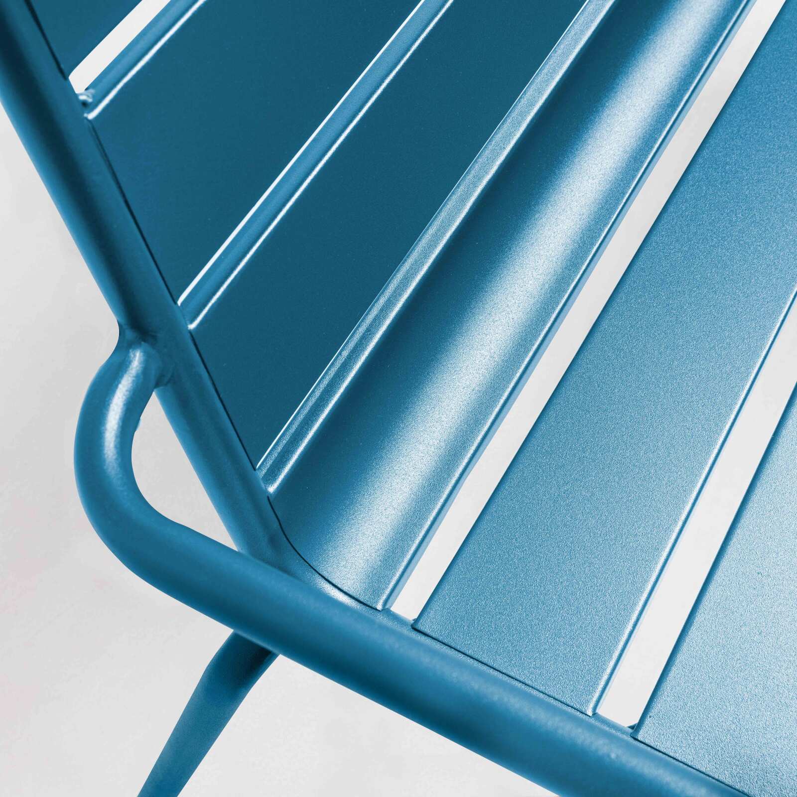 Banc avec dossier et accoudoirs en métal