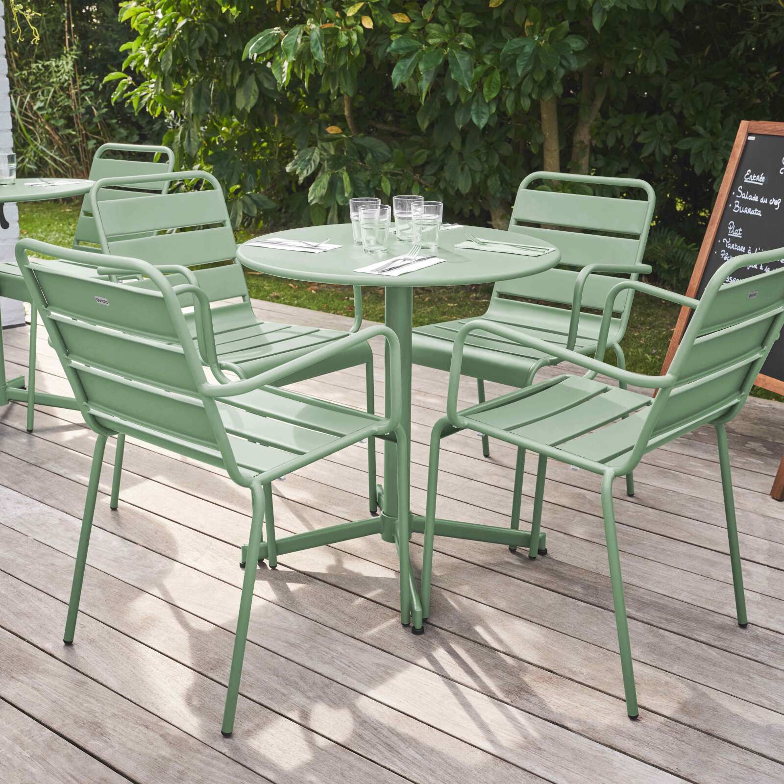 Ensemble table ronde avec plateau inclinable (⌀70cm) + 4 fauteuils en métal