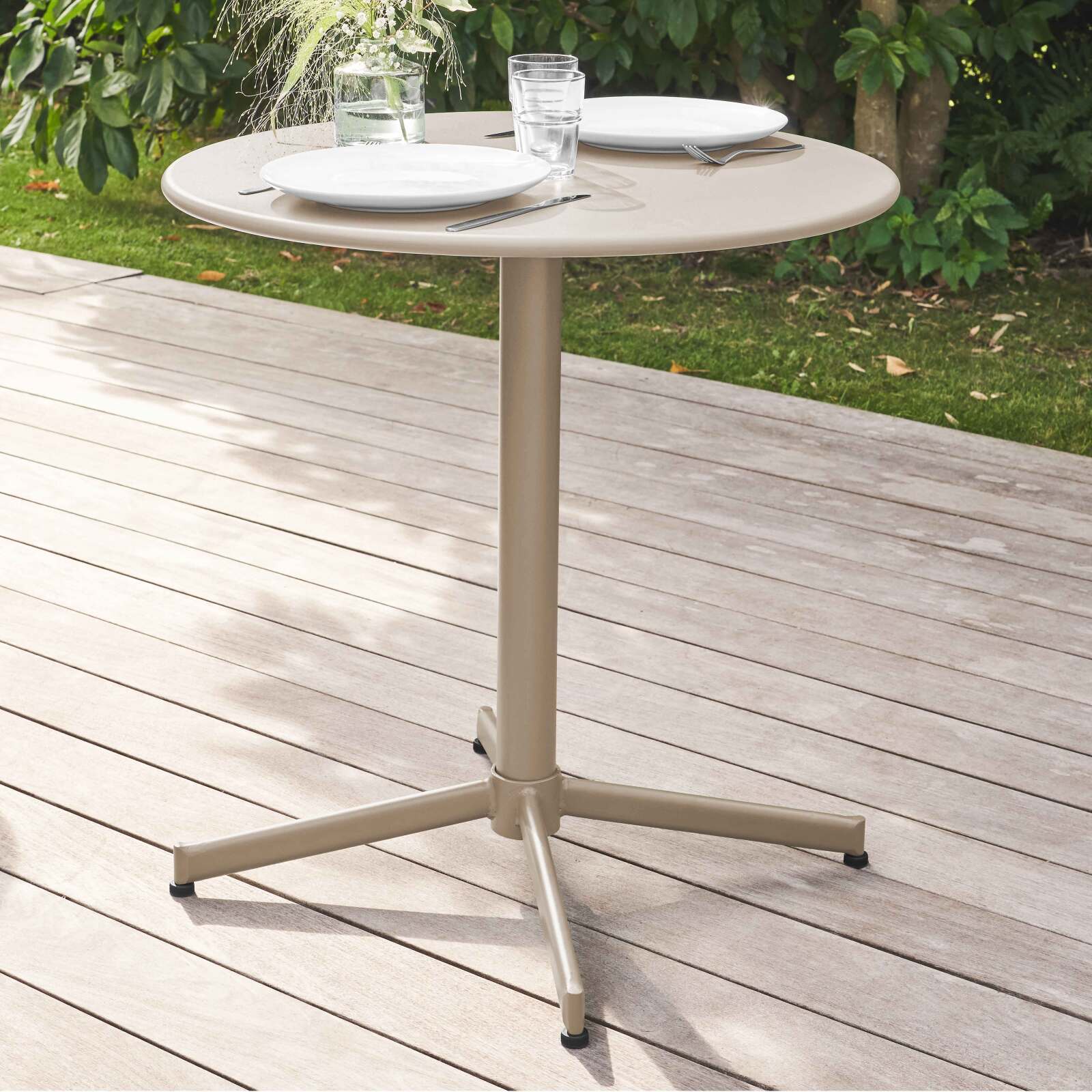Ensemble table ronde avec plateau inclinable (⌀70cm) + 4 fauteuils en métal