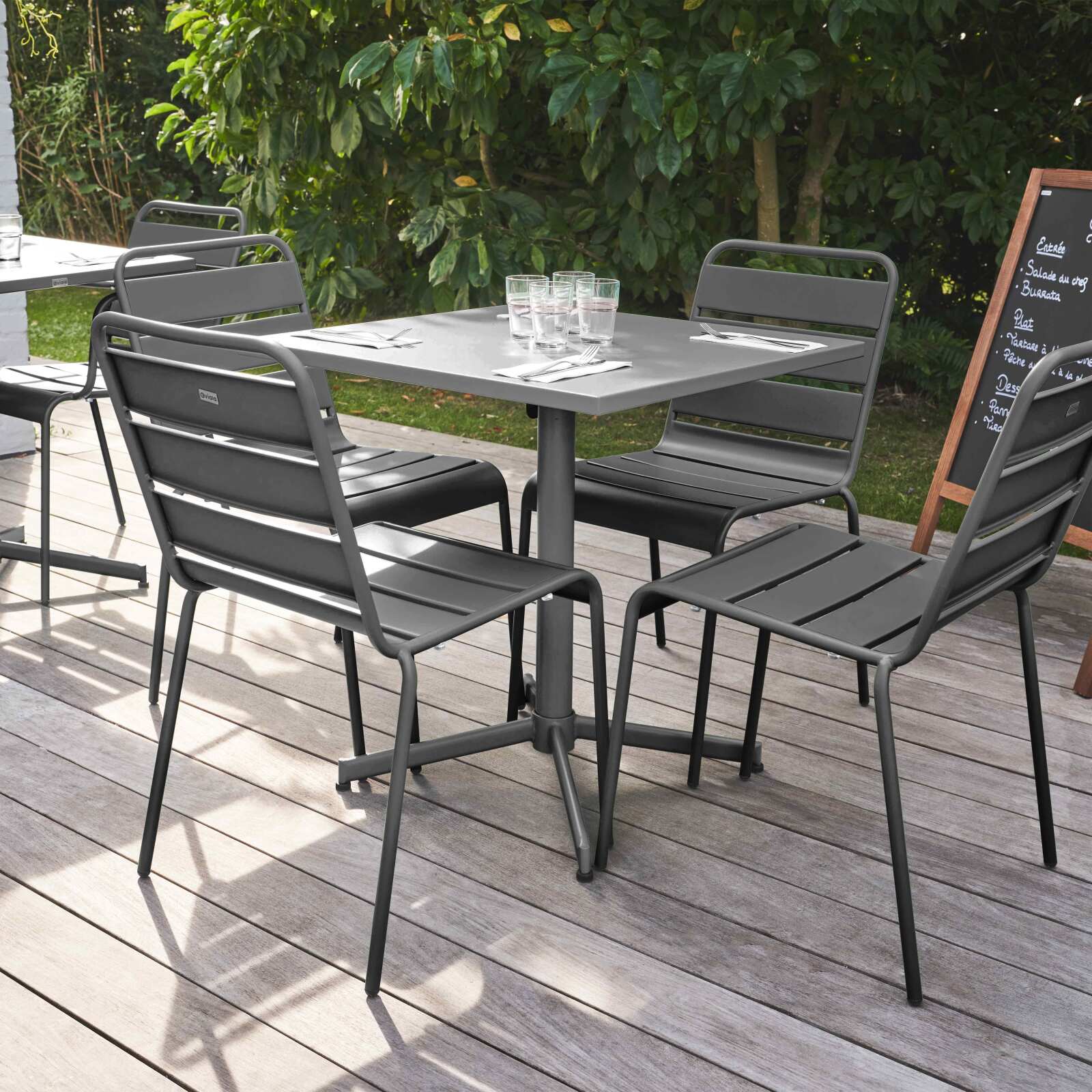 Ensemble de terrasse inclinable (70 x 70 x 72 cm) + 4 chaises en métal