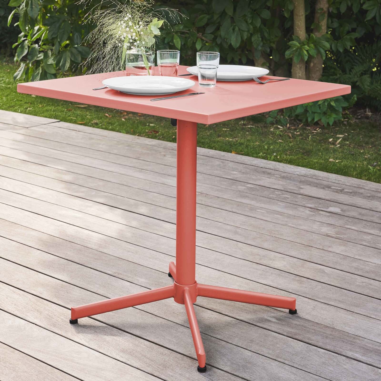 Ensemble table carrée avec plateau inclinable (70x70 cm) + 4 fauteuils en métal