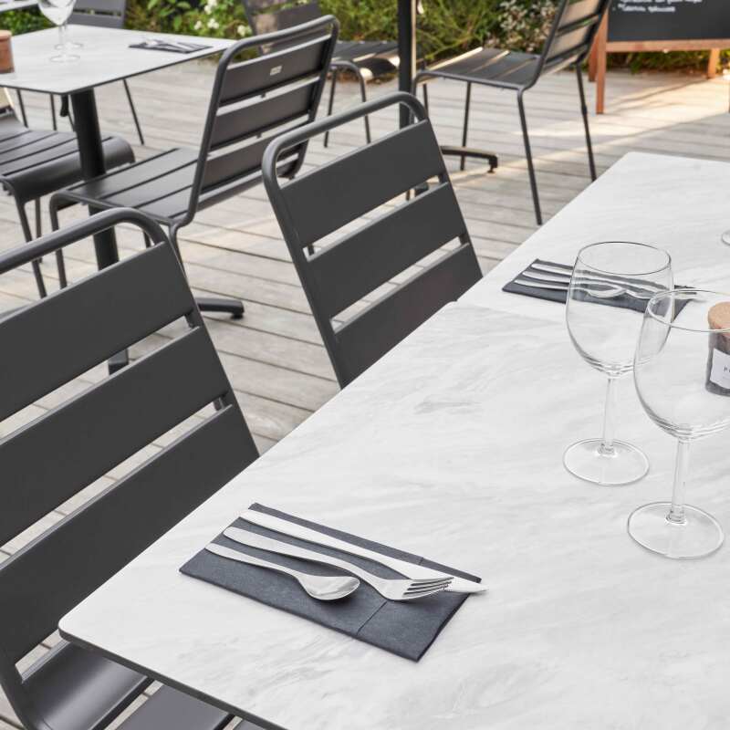 Table carrée (70x70cm) inclinable en HPL (5/10)