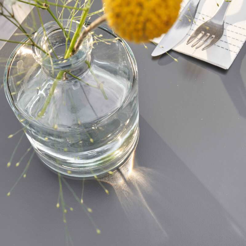 Table carré (60x60 cm) inclinable en HPL avec pied blanc