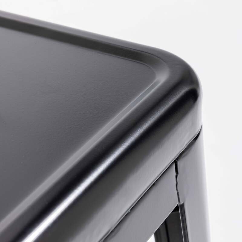 Lot de 4 tabourets en métal mat