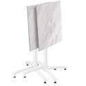 Table 70x70 cm inclinable stratifiée avec pied blanc et chaises en métal