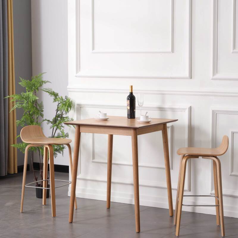 Chaise haute en contreplaqué