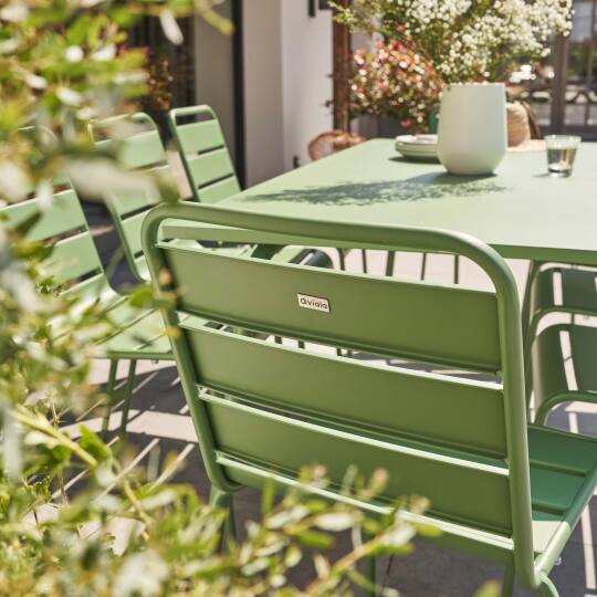 Table rectangulaire 180 x 90 cm avec 8 chaises en métal | Mobeventpro