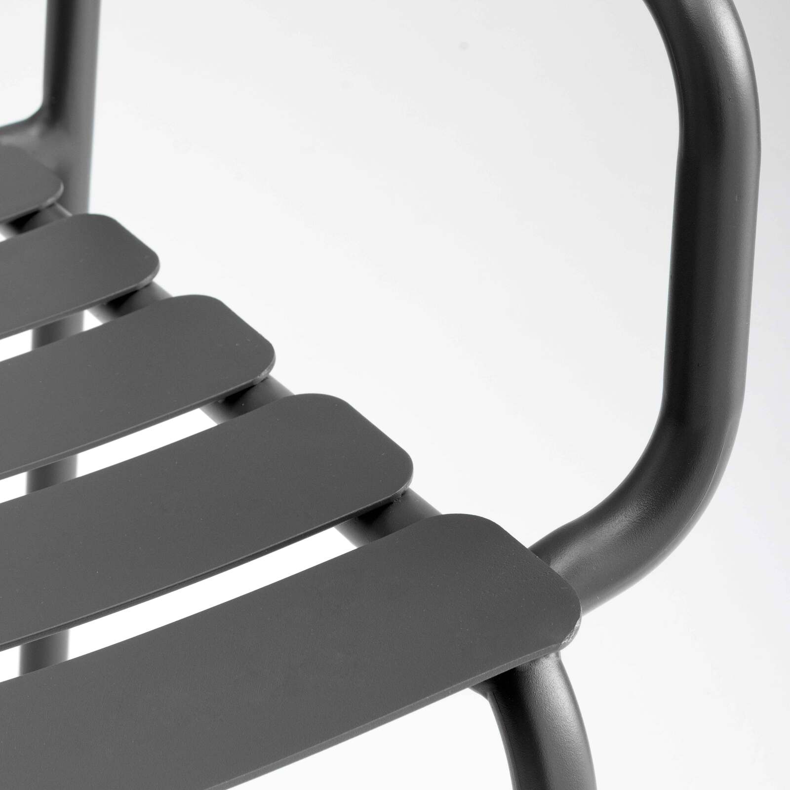 Table de terrasse rectangulaire 185 x 92 cm et 8 chaises en aluminium avec accoudoirs